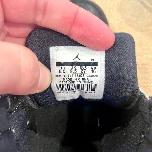 Nike Air Jordan 1 Mid Se GS  Av5174 Sneakers Black Ember Glow Barely Volt 10C - Picture 3 of 10